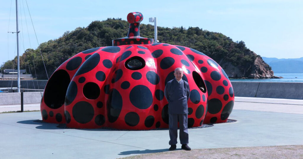 【直島町常設】草間彌生氏アート・赤《南瓜》